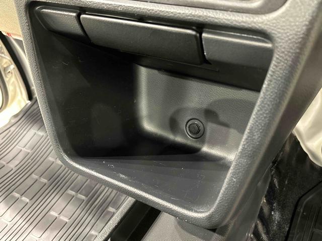 キャリイトラックＫＸ　ＡＭ／ＦＭラジオ　ＣＤチューナー　４ＷＤハロゲンヘッドライト　マニュアルエアコン　パワーウィンドウスイッチ　ヘッドライトマニュアルレベリング　キーレスエントリー（広島県）の中古車