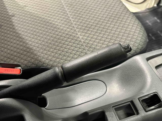 キャリイトラックＫＸ　ＡＭ／ＦＭラジオ　ＣＤチューナー　４ＷＤハロゲンヘッドライト　マニュアルエアコン　パワーウィンドウスイッチ　ヘッドライトマニュアルレベリング　キーレスエントリー（広島県）の中古車