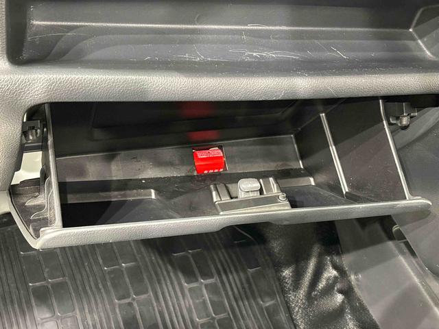 キャリイトラックＫＸ　ＡＭ／ＦＭラジオ　ＣＤチューナー　４ＷＤハロゲンヘッドライト　マニュアルエアコン　パワーウィンドウスイッチ　ヘッドライトマニュアルレベリング　キーレスエントリー（広島県）の中古車