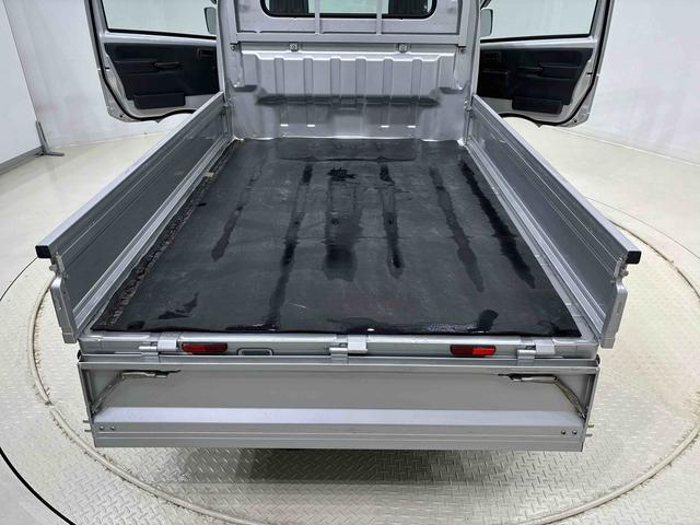 キャリイトラックＫＸ　ＡＭ／ＦＭラジオ　ＣＤチューナー　４ＷＤハロゲンヘッドライト　マニュアルエアコン　パワーウィンドウスイッチ　ヘッドライトマニュアルレベリング　キーレスエントリー（広島県）の中古車