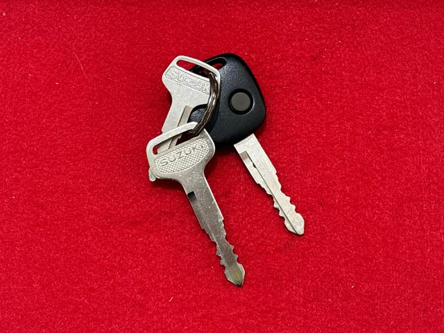 キャリイトラックＫＸ　ＡＭ／ＦＭラジオ　ＣＤチューナー　４ＷＤハロゲンヘッドライト　マニュアルエアコン　パワーウィンドウスイッチ　ヘッドライトマニュアルレベリング　キーレスエントリー（広島県）の中古車