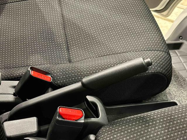 ハイゼットカーゴクルーズSAIII 2WD MT仕様 CD/ラジオチューナーLEDヘッドランプ 電動格納式カラードドアミラー トップシェイドガラス 荷室LEDランプ 12インチフルホイールキャップ コーナーセンサー キーレスエントリー(広島県)の中古車