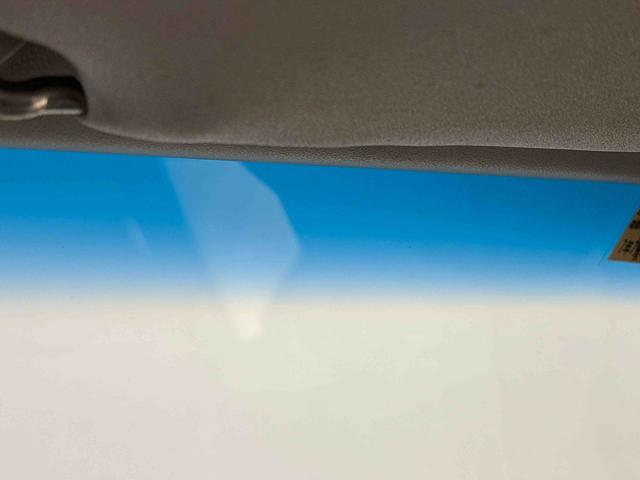 ハイゼットカーゴクルーズSAIII 2WD MT仕様 CD/ラジオチューナーLEDヘッドランプ 電動格納式カラードドアミラー トップシェイドガラス 荷室LEDランプ 12インチフルホイールキャップ コーナーセンサー キーレスエントリー(広島県)の中古車