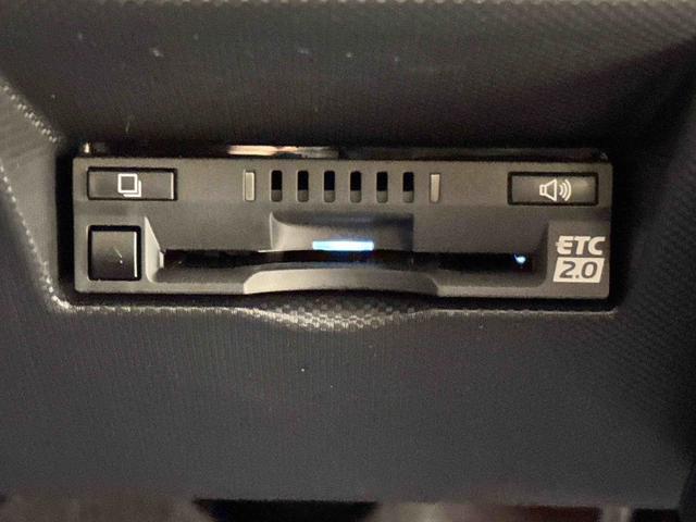 ロッキープレミアムＧ　ＨＥＶ　ナビ　ＥＴＣ車載器　ドライブレコーダーＬＥＤヘッドランプ・フォグランプ　全車速追従機能付アダプティブクルーズコントロール　レーンキープコントロール　ブラインドスポットモニター　１７インチアルミホイール　シートヒーター（広島県）の中古車