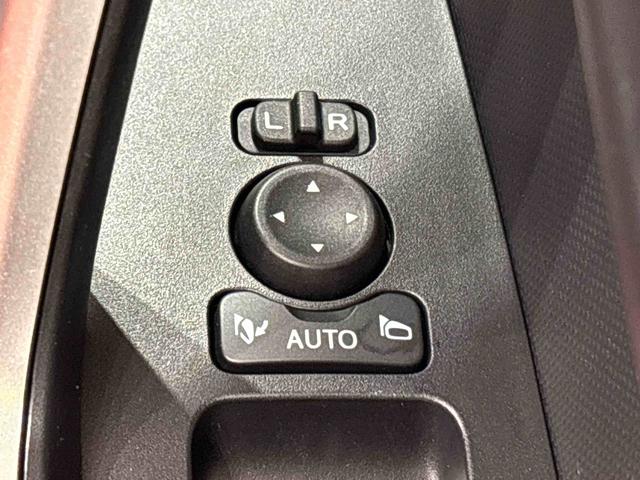 ロッキープレミアムＧ　ＨＥＶ　ナビ　ＥＴＣ車載器　ドライブレコーダーＬＥＤヘッドランプ・フォグランプ　全車速追従機能付アダプティブクルーズコントロール　レーンキープコントロール　ブラインドスポットモニター　１７インチアルミホイール　シートヒーター（広島県）の中古車