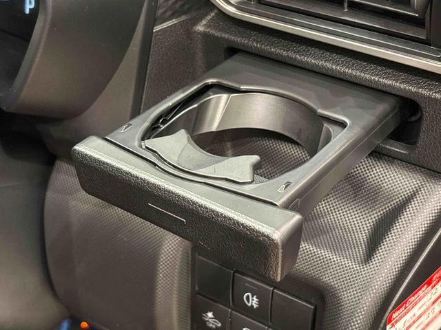 ロッキープレミアムＧ　ＨＥＶ　ナビ　ＥＴＣ車載器　ドライブレコーダーＬＥＤヘッドランプ・フォグランプ　全車速追従機能付アダプティブクルーズコントロール　レーンキープコントロール　ブラインドスポットモニター　１７インチアルミホイール　シートヒーター（広島県）の中古車