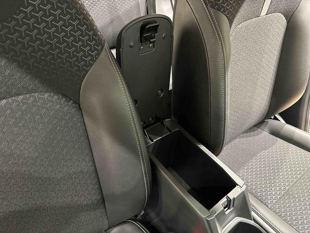 ロッキープレミアムＧ　ＨＥＶ　ナビ　ＥＴＣ車載器　ドライブレコーダーＬＥＤヘッドランプ・フォグランプ　全車速追従機能付アダプティブクルーズコントロール　レーンキープコントロール　ブラインドスポットモニター　１７インチアルミホイール　シートヒーター（広島県）の中古車