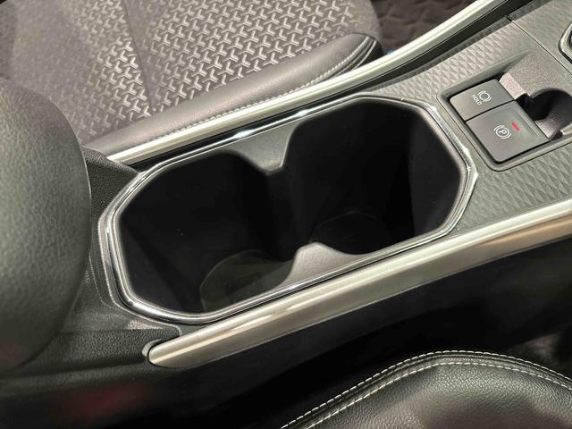 ロッキープレミアムＧ　ＨＥＶ　ナビ　ＥＴＣ車載器　ドライブレコーダーＬＥＤヘッドランプ・フォグランプ　全車速追従機能付アダプティブクルーズコントロール　レーンキープコントロール　ブラインドスポットモニター　１７インチアルミホイール　シートヒーター（広島県）の中古車