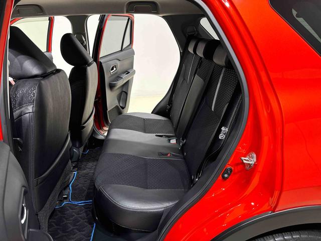 ロッキープレミアムＧ　ＨＥＶ　ナビ　ＥＴＣ車載器　ドライブレコーダーＬＥＤヘッドランプ・フォグランプ　全車速追従機能付アダプティブクルーズコントロール　レーンキープコントロール　ブラインドスポットモニター　１７インチアルミホイール　シートヒーター（広島県）の中古車