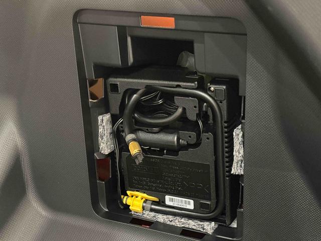 ロッキープレミアムＧ　ＨＥＶ　ナビ　ＥＴＣ車載器　ドライブレコーダーＬＥＤヘッドランプ・フォグランプ　全車速追従機能付アダプティブクルーズコントロール　レーンキープコントロール　ブラインドスポットモニター　１７インチアルミホイール　シートヒーター（広島県）の中古車