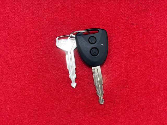 ミライースX SAIII ディスプレイオーディオ バックモニターLEDヘッドランプ セキュリティアラーム コーナーセンサー 14インチフルホイールキャップ キーレスエントリー 電動格納式ドアミラー ショツピングフック マニュアルエアコン(広島県)の中古車