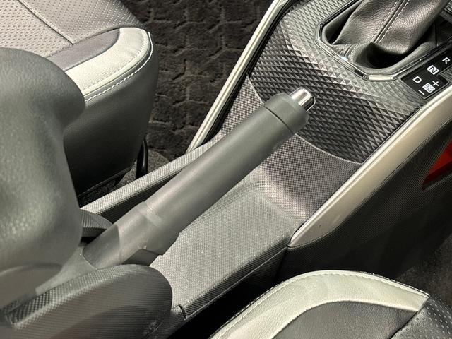 ロッキーＧ　ナビ　パノラマモニター　ＥＴＣ車載器　ドライブレコーダーＬＥＤヘッドランプ・フォグランプ　全車速追従機能付アダプティブクルーズコントロール　レーンキープコントロール　１７インチアルミホイール　シートヒーター　プッシュボタンスタート（広島県）の中古車