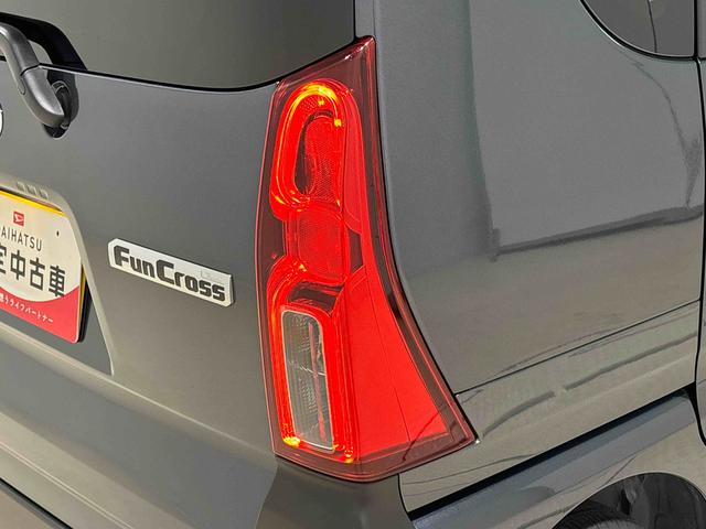 タントファンクロス バックモニタ対応カメラ 電動パーキングブレーキオートエアコン プッシュボタンスタート パワースライドドアウェルカムオープン機能 シートヒーター オート格納機能付きドアミラー サイドエアバック LEDヘッドランプ・フォグランプ アルミホイール(広島県)の中古車