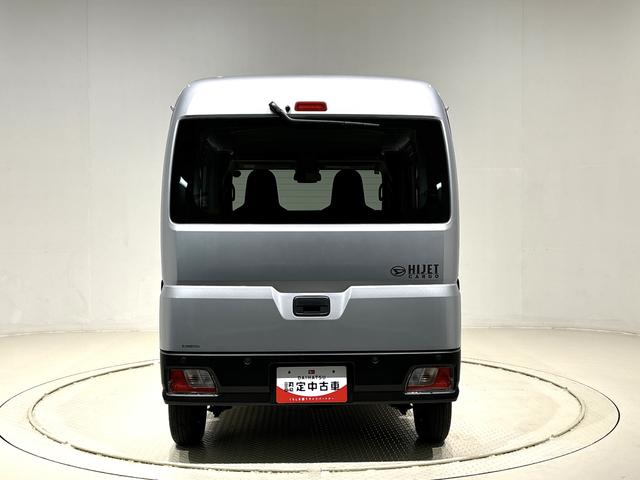 ハイゼットカーゴＤＸ　キーレスエントリー　電子制御式４ＷＤ　コーナーセンサーオーバーヘッドシェルフ　ＡＭＦＭラジオ　リバース連動リヤワイパー　ヒルホールドシステム　ＶＳＣ＆ＴＲＣ　ＡＢＳ　電動式パワーステアリング（広島県）の中古車