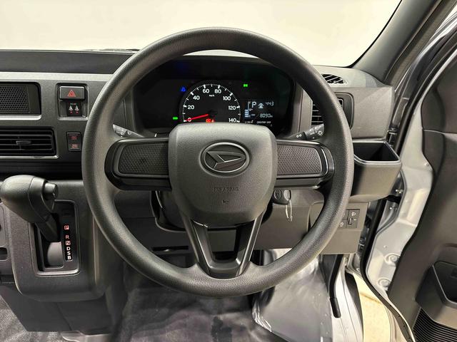 ハイゼットカーゴＤＸ　キーレスエントリー　電子制御式４ＷＤ　コーナーセンサーオーバーヘッドシェルフ　ＡＭＦＭラジオ　リバース連動リヤワイパー　ヒルホールドシステム　ＶＳＣ＆ＴＲＣ　ＡＢＳ　電動式パワーステアリング（広島県）の中古車