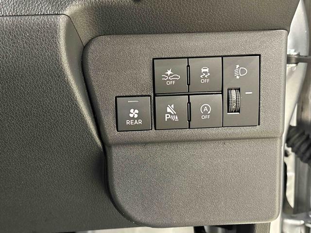 ハイゼットカーゴＤＸ　キーレスエントリー　電子制御式４ＷＤ　コーナーセンサーオーバーヘッドシェルフ　ＡＭＦＭラジオ　リバース連動リヤワイパー　ヒルホールドシステム　ＶＳＣ＆ＴＲＣ　ＡＢＳ　電動式パワーステアリング（広島県）の中古車