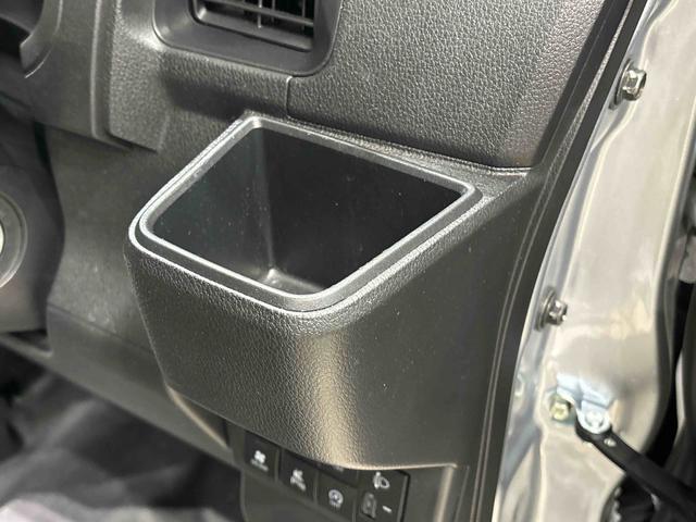 ハイゼットカーゴＤＸ　キーレスエントリー　電子制御式４ＷＤ　コーナーセンサーオーバーヘッドシェルフ　ＡＭＦＭラジオ　リバース連動リヤワイパー　ヒルホールドシステム　ＶＳＣ＆ＴＲＣ　ＡＢＳ　電動式パワーステアリング（広島県）の中古車