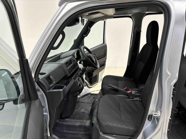 ハイゼットカーゴＤＸ　キーレスエントリー　電子制御式４ＷＤ　コーナーセンサーオーバーヘッドシェルフ　ＡＭＦＭラジオ　リバース連動リヤワイパー　ヒルホールドシステム　ＶＳＣ＆ＴＲＣ　ＡＢＳ　電動式パワーステアリング（広島県）の中古車