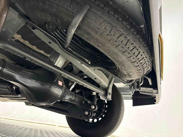 ハイゼットカーゴＤＸ　キーレスエントリー　電子制御式４ＷＤ　コーナーセンサーオーバーヘッドシェルフ　ＡＭＦＭラジオ　リバース連動リヤワイパー　ヒルホールドシステム　ＶＳＣ＆ＴＲＣ　ＡＢＳ　電動式パワーステアリング（広島県）の中古車