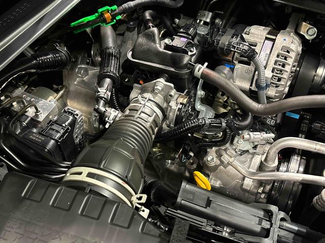 ハイゼットカーゴＤＸ　キーレスエントリー　電子制御式４ＷＤ　コーナーセンサーオーバーヘッドシェルフ　ＡＭＦＭラジオ　リバース連動リヤワイパー　ヒルホールドシステム　ＶＳＣ＆ＴＲＣ　ＡＢＳ　電動式パワーステアリング（広島県）の中古車