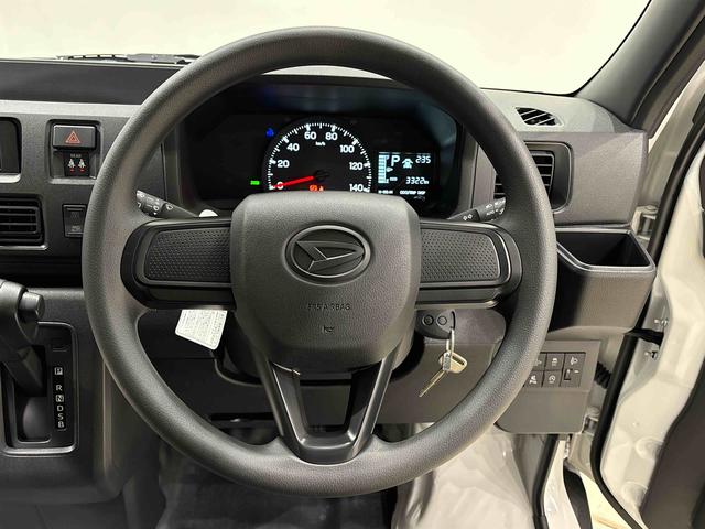 ハイゼットカーゴデラックス 4WD CVT車 AM/FMラジオ付き4WD CVT車 AM/FMラジオ マニュアルエアコン リヤヒーター オートライト フロントパワーウィンドウ リヤワイパー ハロゲンヘッドライト 純正スチールホイール キーレスエントリー(広島県)の中古車