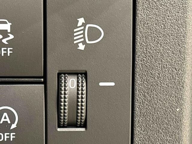 ハイゼットカーゴデラックス 4WD CVT車 AM/FMラジオ付き4WD CVT車 AM/FMラジオ マニュアルエアコン リヤヒーター オートライト フロントパワーウィンドウ リヤワイパー ハロゲンヘッドライト 純正スチールホイール キーレスエントリー(広島県)の中古車