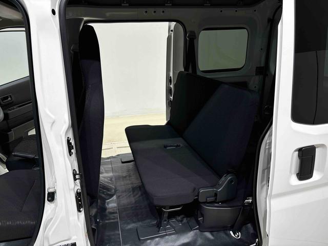 ハイゼットカーゴデラックス 4WD CVT車 AM/FMラジオ付き4WD CVT車 AM/FMラジオ マニュアルエアコン リヤヒーター オートライト フロントパワーウィンドウ リヤワイパー ハロゲンヘッドライト 純正スチールホイール キーレスエントリー(広島県)の中古車