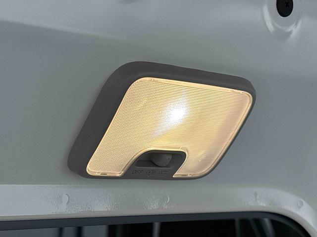 ハイゼットカーゴデラックス 4WD CVT車 AM/FMラジオ付き4WD CVT車 AM/FMラジオ マニュアルエアコン リヤヒーター オートライト フロントパワーウィンドウ リヤワイパー ハロゲンヘッドライト 純正スチールホイール キーレスエントリー(広島県)の中古車