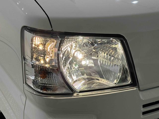 ハイゼットカーゴデラックス 4WD CVT車 AM/FMラジオ付き4WD CVT車 AM/FMラジオ マニュアルエアコン リヤヒーター オートライト フロントパワーウィンドウ リヤワイパー ハロゲンヘッドライト 純正スチールホイール キーレスエントリー(広島県)の中古車