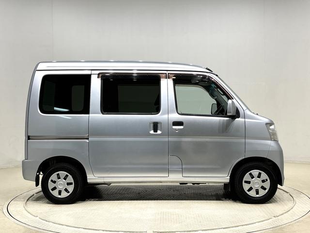 ハイゼットカーゴクルーズ　５速マニュアル　電動格納式ドアミラー　ＣＤステレオ両側スライド　マニュアルエアコン　パワステ　パワーウィンドウ　キーレスエントリーシステム　純正ロングバイザー　純正ラバーマット　フロントトップシェードガラス　オーバーヘッドコンソール　ホイールキャップ（広島県）の中古車