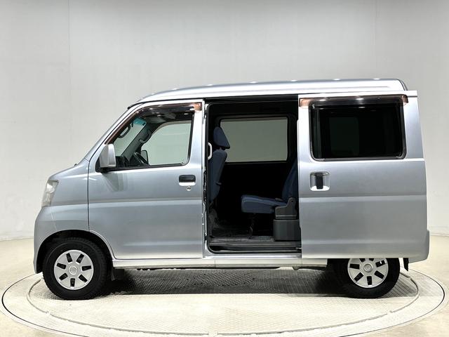 ハイゼットカーゴクルーズ　５速マニュアル　電動格納式ドアミラー　ＣＤステレオ両側スライド　マニュアルエアコン　パワステ　パワーウィンドウ　キーレスエントリーシステム　純正ロングバイザー　純正ラバーマット　フロントトップシェードガラス　オーバーヘッドコンソール　ホイールキャップ（広島県）の中古車