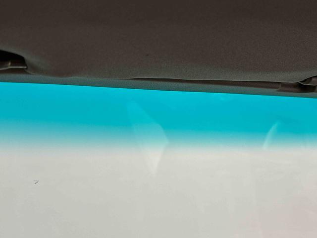 ハイゼットカーゴクルーズ　５速マニュアル　電動格納式ドアミラー　ＣＤステレオ両側スライド　マニュアルエアコン　パワステ　パワーウィンドウ　キーレスエントリーシステム　純正ロングバイザー　純正ラバーマット　フロントトップシェードガラス　オーバーヘッドコンソール　ホイールキャップ（広島県）の中古車