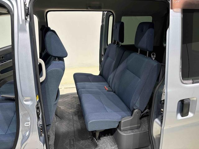 ハイゼットカーゴクルーズ　５速マニュアル　電動格納式ドアミラー　ＣＤステレオ両側スライド　マニュアルエアコン　パワステ　パワーウィンドウ　キーレスエントリーシステム　純正ロングバイザー　純正ラバーマット　フロントトップシェードガラス　オーバーヘッドコンソール　ホイールキャップ（広島県）の中古車