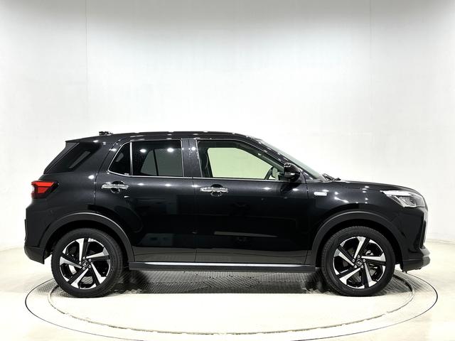 ロッキープレミアムＧ　ＨＥＶＬＥＤヘッドランプ・フォグランプ　全車速追従機能付アダプティブクルーズコントロール　レーンキープコントロール　ブラインドスポットモニター　１７インチアルミホイール　シートヒーター（広島県）の中古車