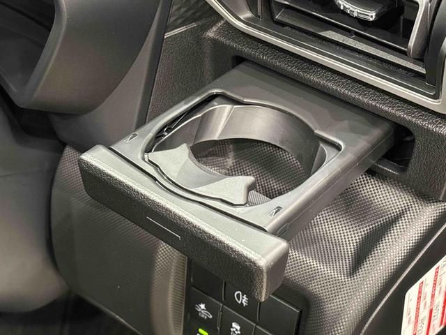 ロッキープレミアムＧ　ＨＥＶＬＥＤヘッドランプ・フォグランプ　全車速追従機能付アダプティブクルーズコントロール　レーンキープコントロール　ブラインドスポットモニター　１７インチアルミホイール　シートヒーター（広島県）の中古車