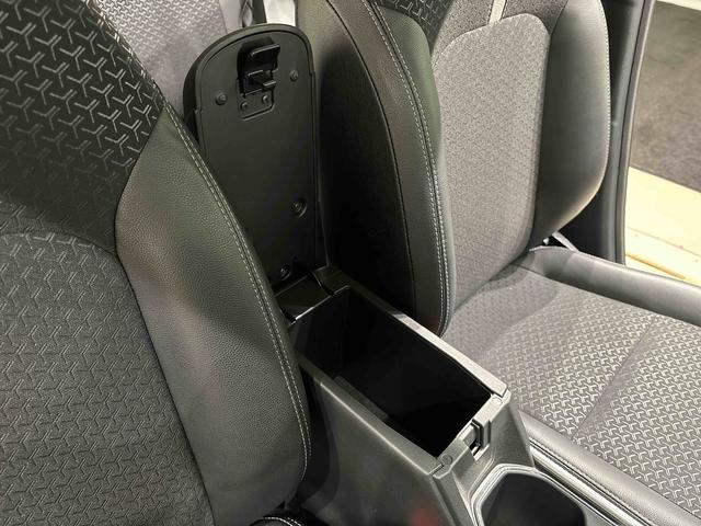 ロッキープレミアムＧ　ＨＥＶＬＥＤヘッドランプ・フォグランプ　全車速追従機能付アダプティブクルーズコントロール　レーンキープコントロール　ブラインドスポットモニター　１７インチアルミホイール　シートヒーター（広島県）の中古車