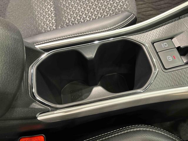 ロッキープレミアムＧ　ＨＥＶＬＥＤヘッドランプ・フォグランプ　全車速追従機能付アダプティブクルーズコントロール　レーンキープコントロール　ブラインドスポットモニター　１７インチアルミホイール　シートヒーター（広島県）の中古車