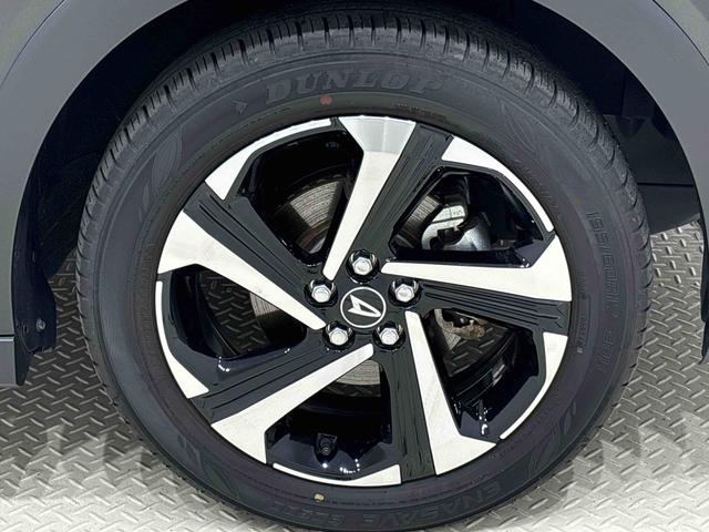 ロッキープレミアムＧ　ＨＥＶＬＥＤヘッドランプ・フォグランプ　全車速追従機能付アダプティブクルーズコントロール　レーンキープコントロール　ブラインドスポットモニター　１７インチアルミホイール　シートヒーター（広島県）の中古車