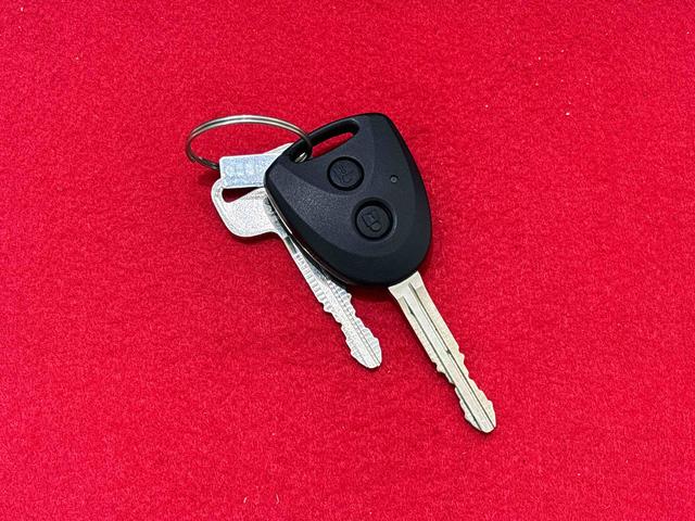 ハイゼットカーゴＤＸＬＥＤヘッドランプ　トップシェイドガラス　コーナーセンサー　オーバーヘッドシェルフ　フロントドアパワーウインドウ　キーレスエントリー　ＡＭ／ＦＭラジオ　テンパータイヤ　スチールホイール（広島県）の中古車