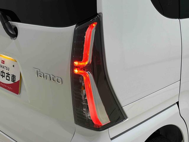 タントカスタムＲＳ　コーナーセンサー　シートバックテーブルＬＥＤオートライト　パワースライドドアウェルカムオープン機能　電動パーキングブレーキ　運転席助手席シートヒーター　アルミホイール　キーフリーシステム　　オート電動格納式ドアミラー（広島県）の中古車