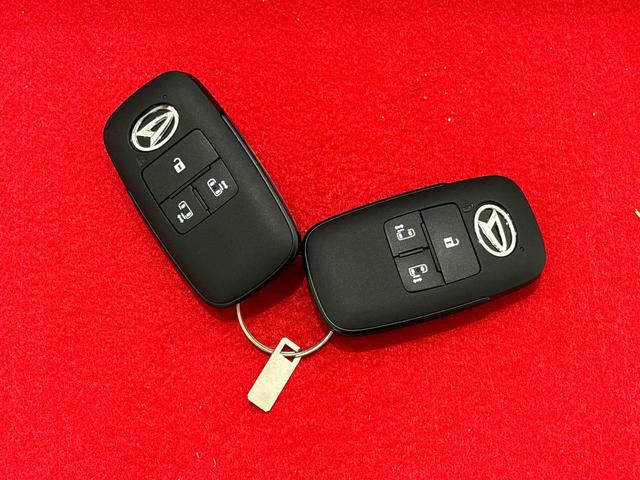 タントカスタムＲＳ　コーナーセンサー　シートバックテーブルＬＥＤオートライト　パワースライドドアウェルカムオープン機能　電動パーキングブレーキ　運転席助手席シートヒーター　アルミホイール　キーフリーシステム　　オート電動格納式ドアミラー（広島県）の中古車