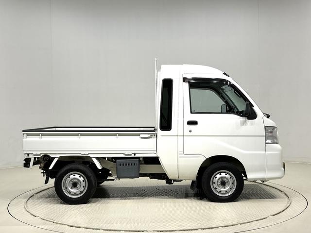 ハイゼットトラックジャンボ　４ＭＤ　ＭＴ車　ＡＭ／ＦＭラジオ　スペアタイヤマニュアルエアコン　ハンドサイドブレーキ　運転席・助手席パワーウィンドウ　チケットホルダー付きサンバイザー　ハロゲンヘッドライト（広島県）の中古車