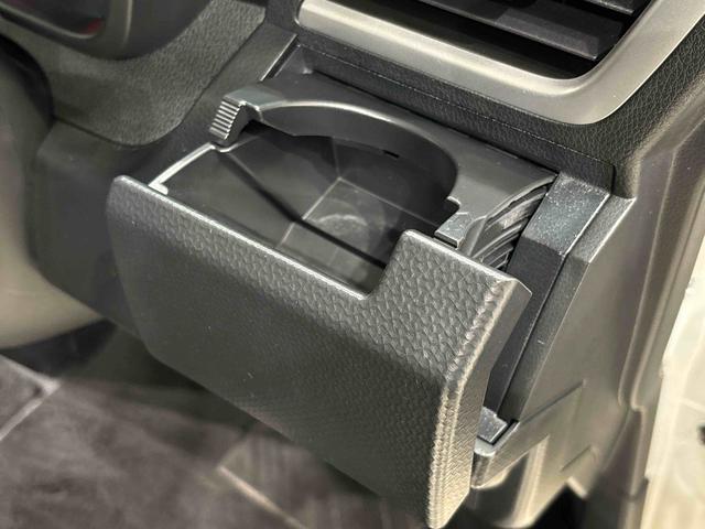 トールカスタムＧ　ＵＧ２　スタイルパック　コンフォータブルパックナビ　ドラレコ　ＥＴＣ　パノラマ対応バックカメラ　ＬＥＤヘッドランプ・フォグランプ　　１４インチアルミホイール　オートライト　プッシュボタンスタート　クルーズコントロール　パワースライドドア（広島県）の中古車