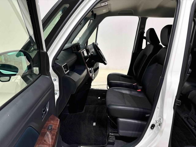 トールカスタムＧ　ＵＧ２　スタイルパック　コンフォータブルパックナビ　ドラレコ　ＥＴＣ　パノラマ対応バックカメラ　ＬＥＤヘッドランプ・フォグランプ　　１４インチアルミホイール　オートライト　プッシュボタンスタート　クルーズコントロール　パワースライドドア（広島県）の中古車