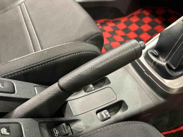 コペンローブ　ＭＴ電動開閉式ルーフ　ＬＥＤヘッドランプ　ハロゲンフォグランプ　　１６インチタイヤ＆アルミホイール　プッシュボタンスタート　セキュリティアラーム　スタビライザー（フロント・リヤ）（広島県）の中古車