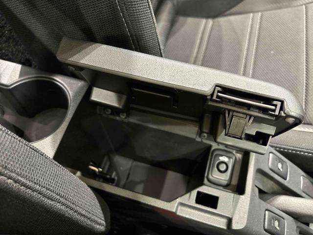 コペンローブ　ＭＴ電動開閉式ルーフ　ＬＥＤヘッドランプ　ハロゲンフォグランプ　　１６インチタイヤ＆アルミホイール　プッシュボタンスタート　セキュリティアラーム　スタビライザー（フロント・リヤ）（広島県）の中古車