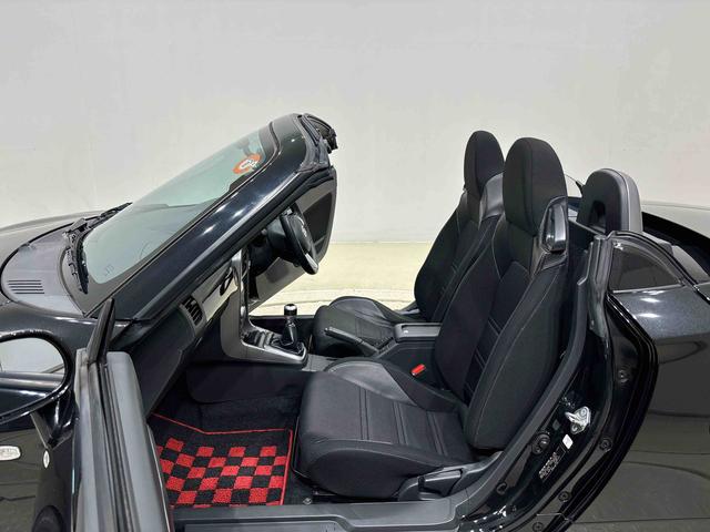 コペンローブ　ＭＴ電動開閉式ルーフ　ＬＥＤヘッドランプ　ハロゲンフォグランプ　　１６インチタイヤ＆アルミホイール　プッシュボタンスタート　セキュリティアラーム　スタビライザー（フロント・リヤ）（広島県）の中古車