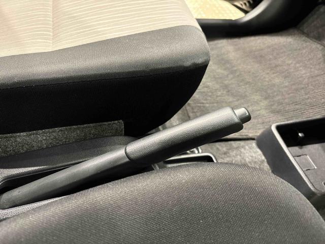 ミライースL ナビ マニュアルエアコン オートライトハロゲンヘッドランプ セキュリティアラーム コーナーセンサー 13インチフルホイールキャップ キーレスエントリー マニュアルエアコン ショツピングフック(広島県)の中古車