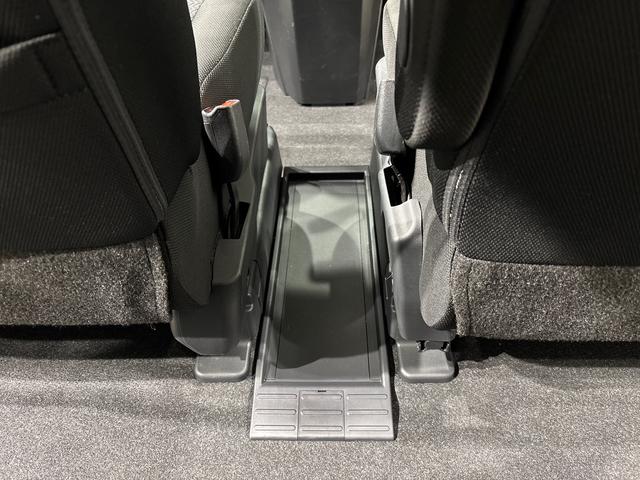 トールカスタムGLEDヘッドランプ・フォグランプ 14インチアルミホイール オートライト プッシュボタンスタート クルーズコントロール コーナーセンサー パワースライドドア キーフリーシステム(広島県)の中古車