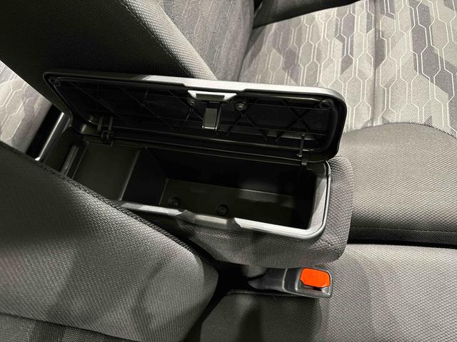 タントファンクロスターボ　　運転席・助手席シートヒーター純正ナビ装着用アップグレードパック　電動パーキングブレーキ　オートブレーキホールド機能　本革巻ステアリングホイール　１５インチアルミホイール　格納式リヤドアサンシェード　キーフリーシステム（広島県）の中古車